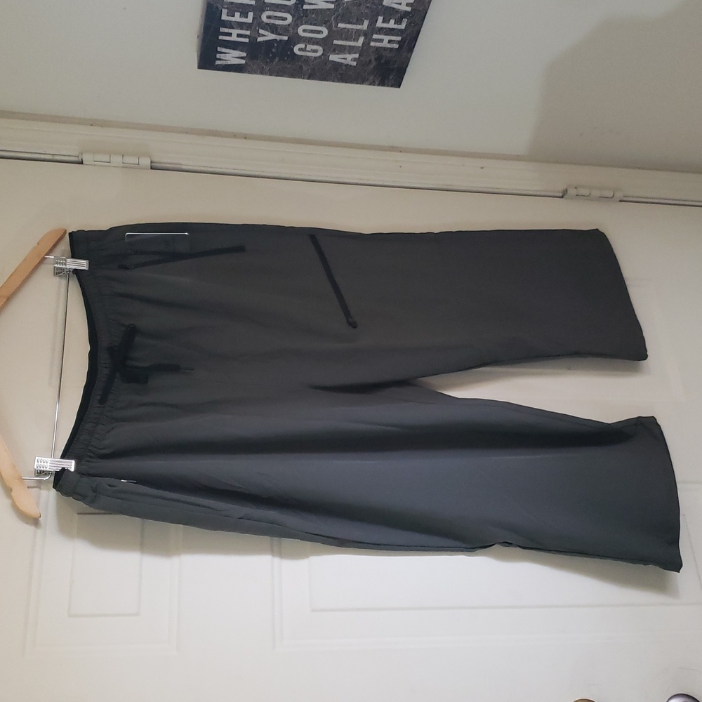 Women's PLUS SIZE Olive Capri Pants